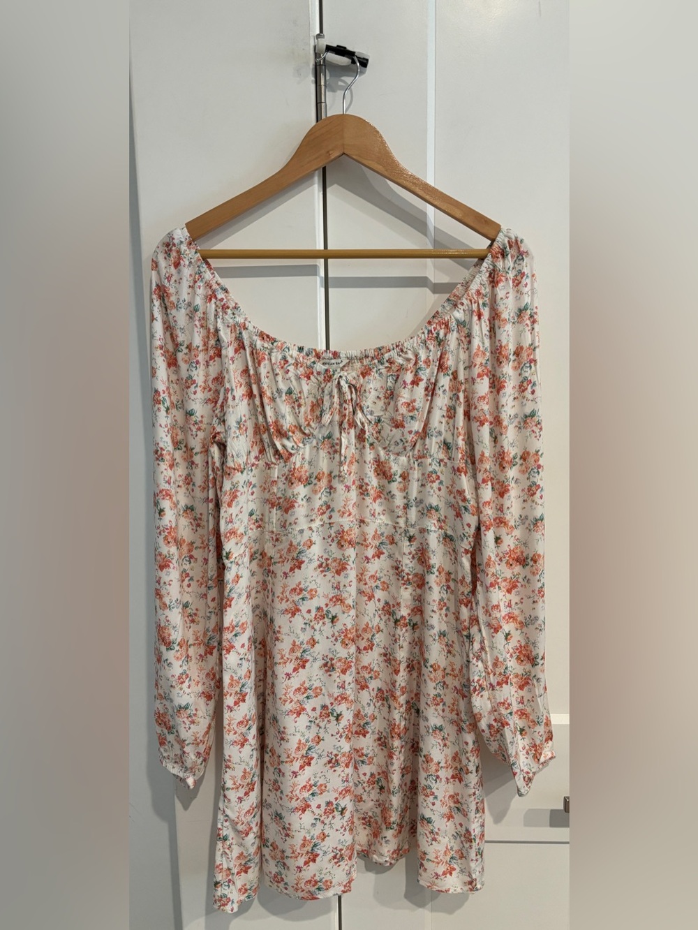 American Eagle Outfitters White Floral Print Long Sleeve Dress. Size L